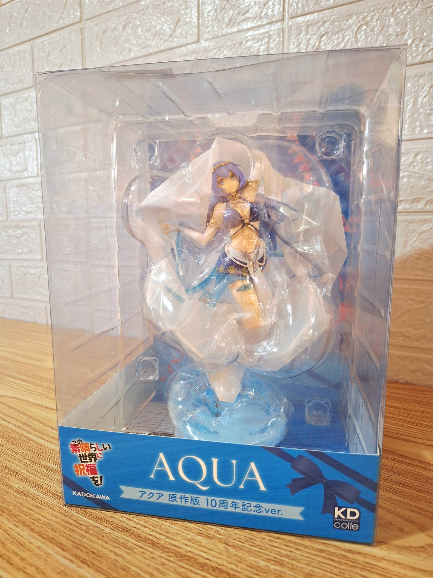 Figura Konosuba Aqua 10TH Aniversario Kadokawa